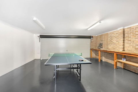 Expansive River-View Oasis - Accommodation Sydney 4