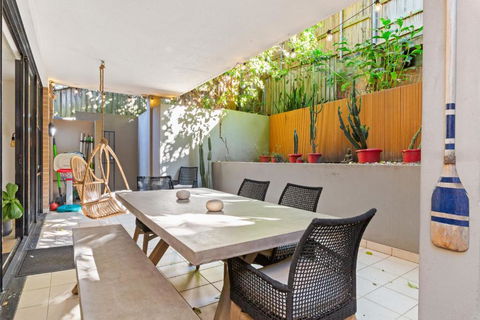Fab Bondi 2-Bed With Courtyard & Alfresco Dining - Accommodation Sydney 1