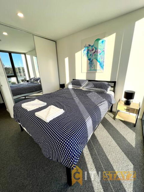Fab In Phillip - 2bd 2bth Apt - Close To CBR Hospital - Sydney 4u 1