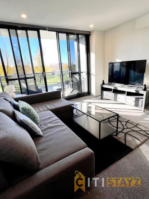 Fab In Phillip - 2bd 2bth Apt - Close To CBR Hospital - Sydney 4u 4