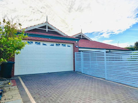 Falcon Estuary Escape - Sydney 4u 0