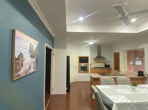 Falcon Estuary Escape - Sydney 4u 2