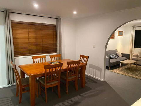 FAMILY 3-bedroom Everton Hills Apartment - Accommodation Sydney 1