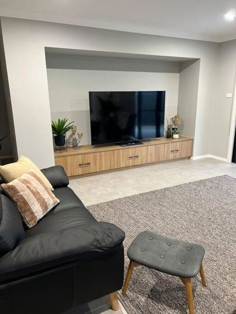 Family Size New Home! - Sydney 4u 4