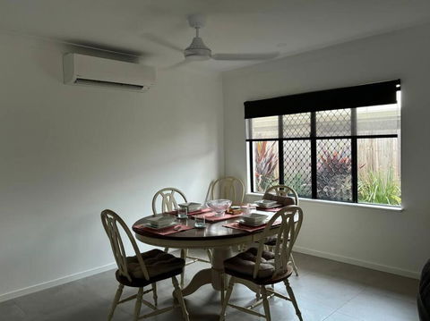 Family Size Tropical Oasis Retreat Netflix Wifi - Sydney 4u 4