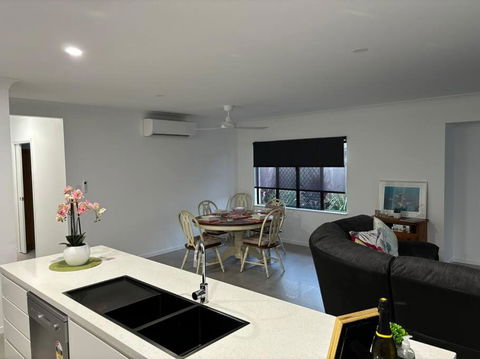 Family Size Tropical Oasis Retreat Netflix Wifi - Sydney 4u 3