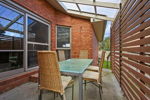 Fern Rest - Sydney 4u 4