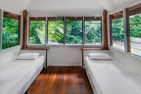 Ferntree Rainforest Hotel - Sydney 4u 4