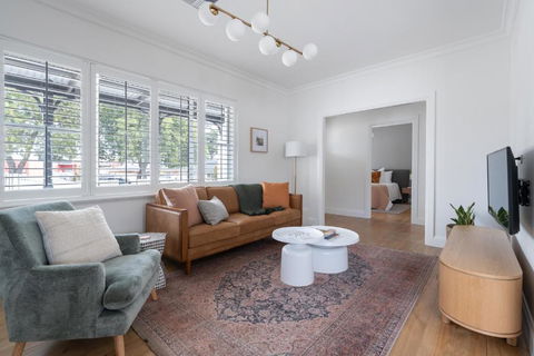 Field Street Cottages - 2 Bedroom House - Centrally Located Luxury - Sydney 4u 1