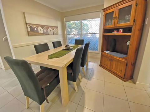 FLIP FLOP INN - Sydney 4u 4
