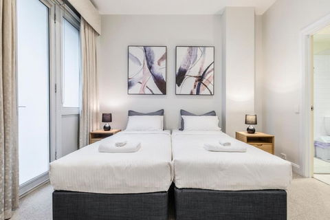 Fabulous Collins Street Luxury 2 BR Apartment - Accommodation Sydney 2