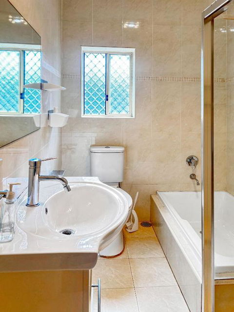 Family Retreat House 3 Bdrm With Parking Netflix Close To Train - Sydney 4u 4