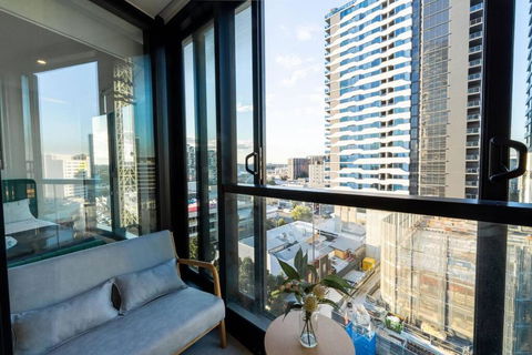 FV Peppers 2BR 2BA W Parking, Shared Spa, Gym, Pool - Accommodation Sydney 1