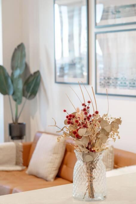 FV Peppers 2BR 2BA W Parking, Shared Spa, Gym, Pool - Accommodation Sydney 2
