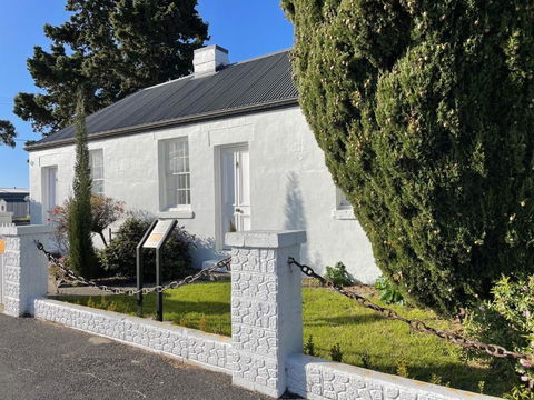 Gaol House Cottages - Accommodation Sydney 3