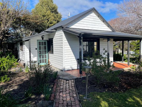 Gaol House Cottages - Accommodation Sydney 2