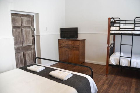 George IV Inn - Sydney 4u 4