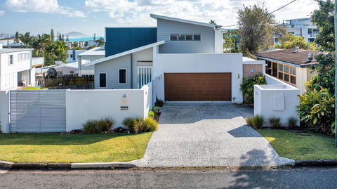 GEORGE8- THE ULTIMATE, FAMILY BEACH HOUSE! - Accommodation Sydney 0