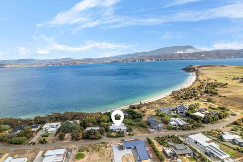 Getaway Hideaway-close To Beach Sleeps-8 - Accommodation Sydney 0