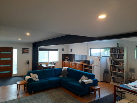 GOLDFIELDS STUDIO APARTMENT, Beaconsfield - Fully Self-contained, Air-conditioning - Accommodation Sydney 2