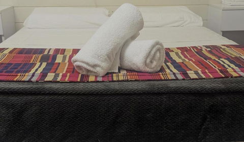 GRAND CENTRAL HOTEL PROSERPINE - Sydney 4u 1