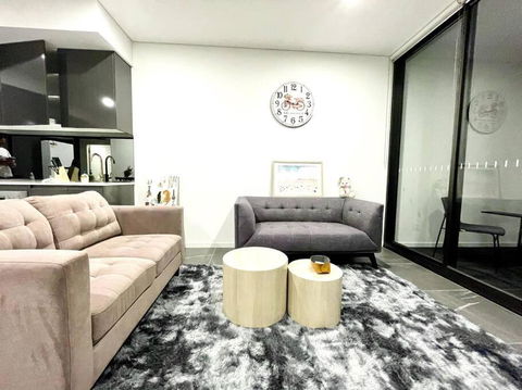 GREEN Skyline View2BR Close To Easter Show - Accommodation Sydney 0