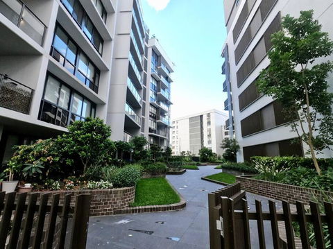 GREEN Skyline View2BR Close To Easter Show - Accommodation Sydney 3