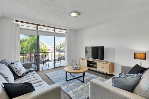 HACIENDA- CANAL VIEWS AND COMFORT - Sydney 4u 2