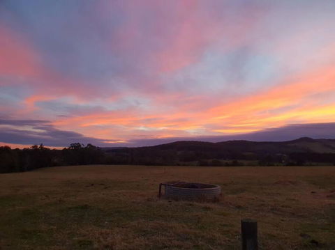 Handsome Hills Dairy Retreat - Sydney 4u 1