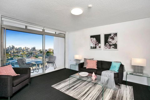HARIS - Modern 2BR Apartment With Views - Accommodation Sydney 0