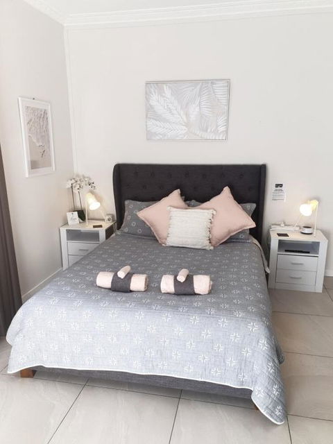 GUESTHOUSE On REGENT Bed & Breakfast - Accommodation Sydney 0