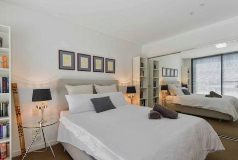 HAZEL Chapel St Socialite. Pool, Spa & Gym - Sydney 4u 2