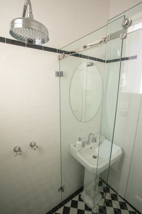 Helensburgh Hotel - Sydney 4u 2