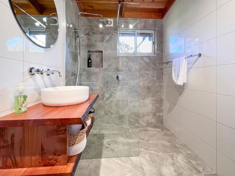 HEXAGON BEACH HOUSE Binalong Bay Of Fires Views - Accommodation Sydney 0