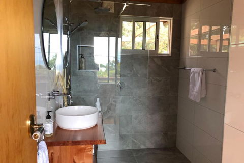 HEXAGON BEACH HOUSE Binalong Bay Of Fires Views - Accommodation Sydney 3