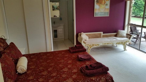 Hilltop Hideaway - Accommodation Sydney 3