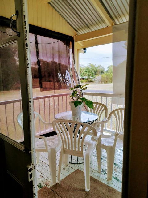 Home At The Beach In Ingham - Sydney 4u 0