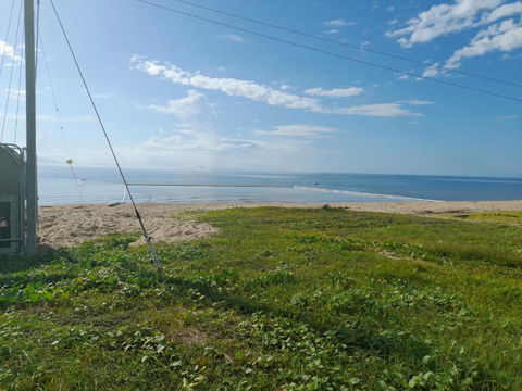 Home At The Beach In Ingham - Sydney 4u 2