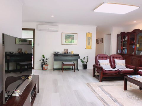 Home Away From Home-(Room1) - Sydney 4u 1