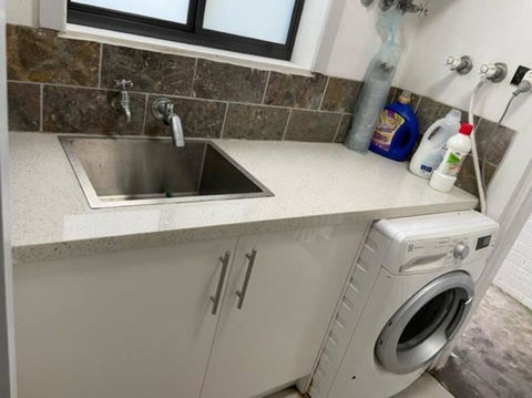 Home In Laverton 19 Minutes To Melbourne CBD - Sydney 4u 2