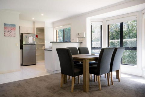 Homely Unit Located Near The City With Parking And Wifi - Sydney 4u 2