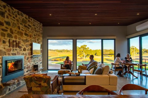 Hutton Vale Farm JHA Stone Cellar - Sydney 4u 0