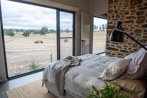 Hutton Vale Farm JHA Stone Cellar - Sydney 4u 1