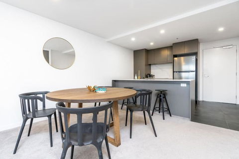 Ideal 2BR Apt In The Heart Of Braddon - Sydney 4u 1