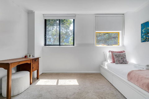 Idyllic And Spacious Apartment Near Trendy Zetland - Sydney 4u 2