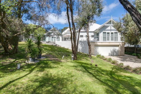 Idyllic Beach House Blairgowrie - 100m To Foreshore, 700m Walk To Village - Sydney 4u 3