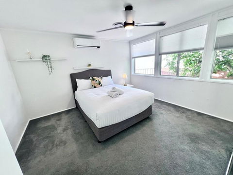 Idyllic House In Duffy - Sydney 4u 3
