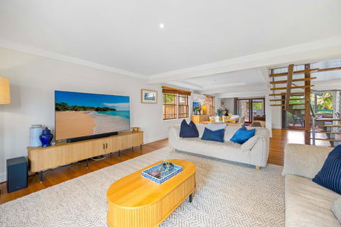 Illalangi - Views, Pool, Walk To Beach - Sydney 4u 2