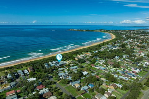 Illaroo Absolute Beachfront With Spa - Sydney 4u 2
