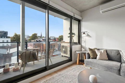 Industrial-Style Retreat In Trendy Cremorne - Sydney 4u 1